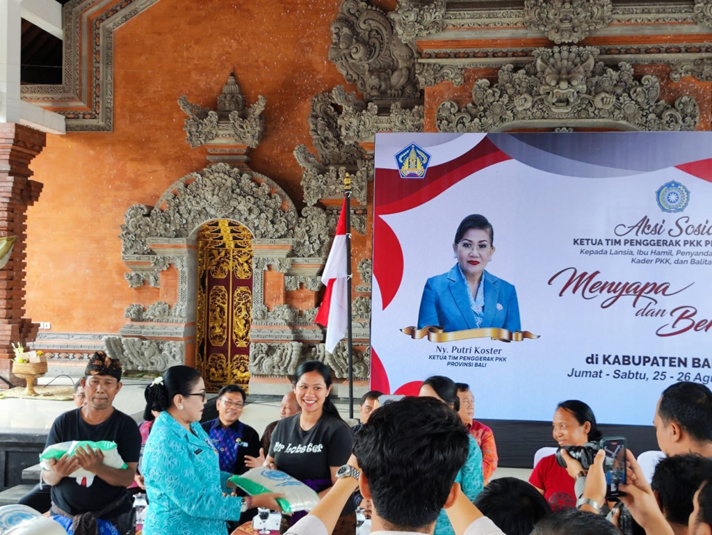 KEGIATAN AKSI SOSIAL TIM PENGGERAK PKK